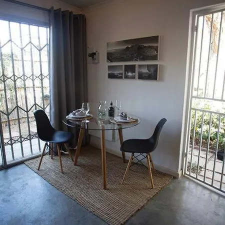 Cozy Garden Cottage With Solar Power Pretoria Exterior photo